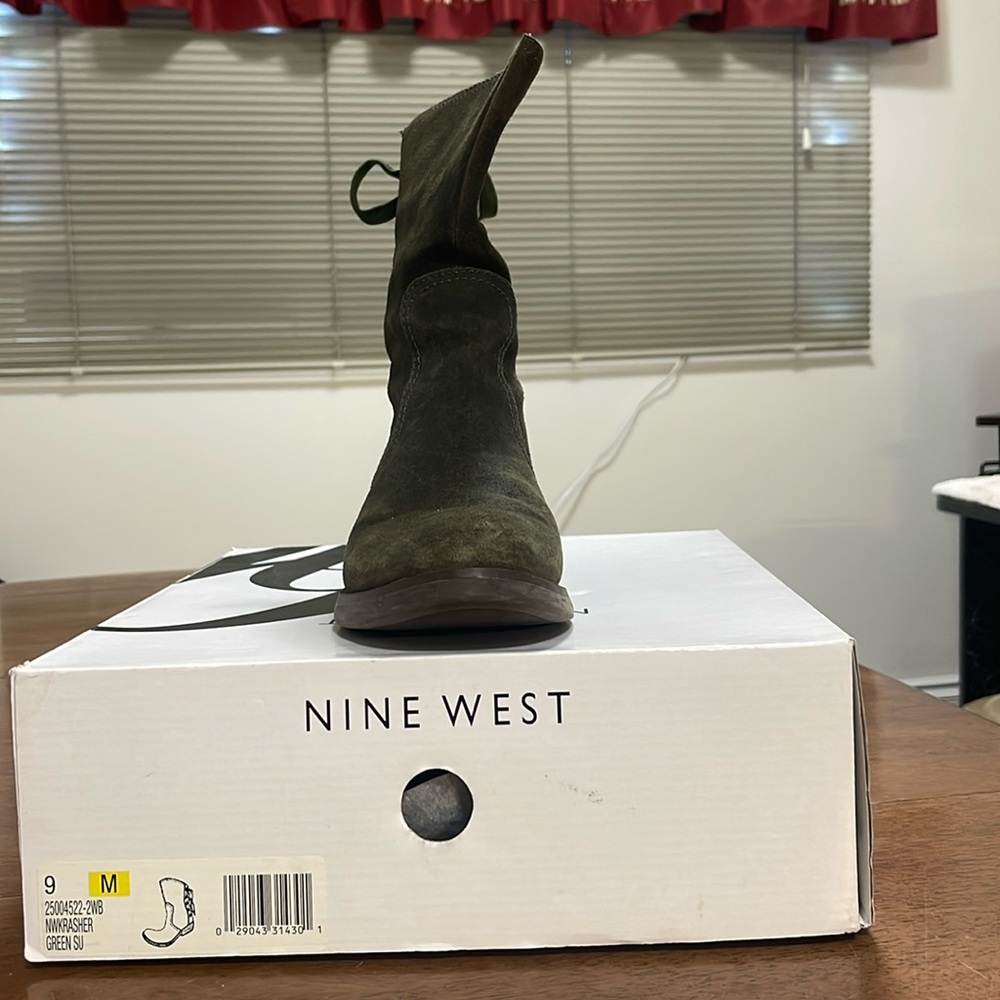 Nine West size 9  khaki suede boots
